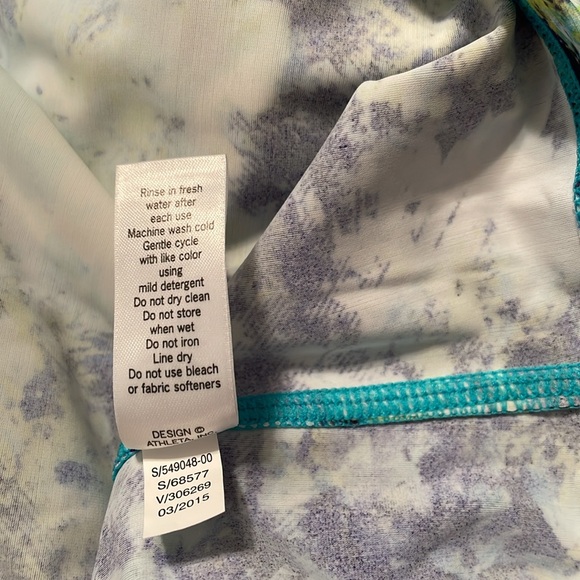 Athleta Hypersonic Aqua Print Rash Guard Top Size Small NWT - Picture 5 of 5